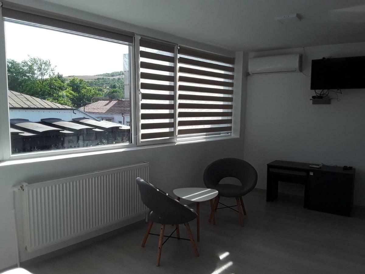 Camere De Inchiriat Central La Calciu Mahmudia Exterior photo